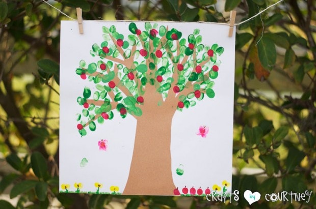 Love a fingerprint craft? Try making this fingerprint Apple Tree with your Kids