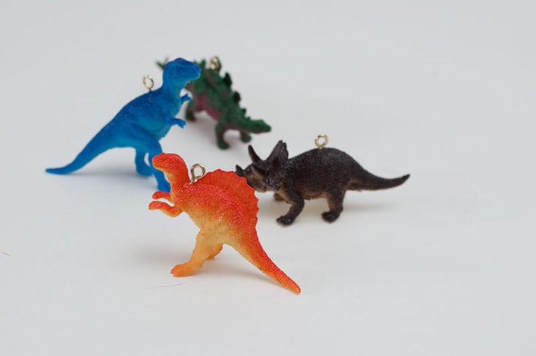 Dinosaur-necklace-4-768x510