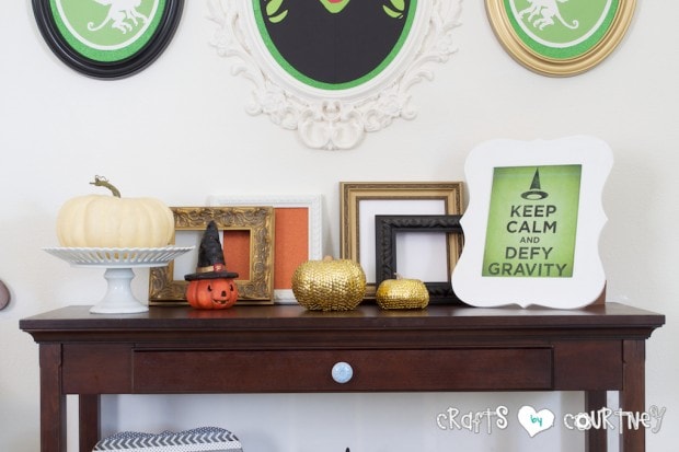 Wicked Halloween Decor Inspiration: Front Entrance: Halloween Table