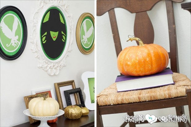 Wicked Halloween Decor Inspiration: Front Entrance: Display