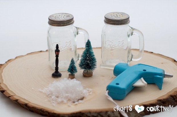Mason Jar Craft: Mason Jar Salt and Pepper Shaker Christmas Snowglobe Craft