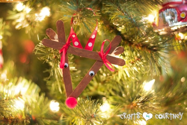 Christmas Home Decor Inspiration: Popsicle Stick Reindeer Craft