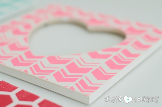 Stenciled Valentine Heart Frames: Sand your frame