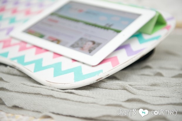 Easy DIY Upcycled Laptop Table Makeover: Distress your table