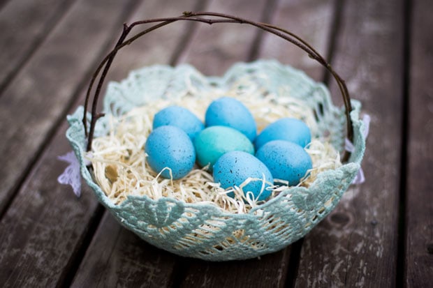 12 Super Clever DIY Easter Basket Crafts: Doily Easter Basket