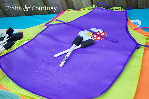 Easy DIY Kids Art Themed Birthday Party - Crafting Aprons from the Dollar Tree