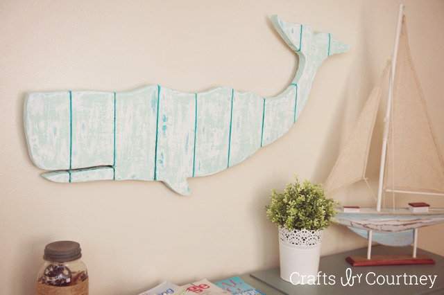 Faux-wood-whale-wall-art---Finished