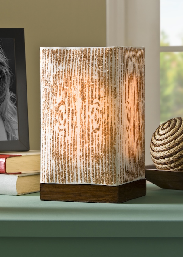 Summer Spotlight - Amy from Mod Podge Rocks! - DIY woodgrain lamp with a stencil
