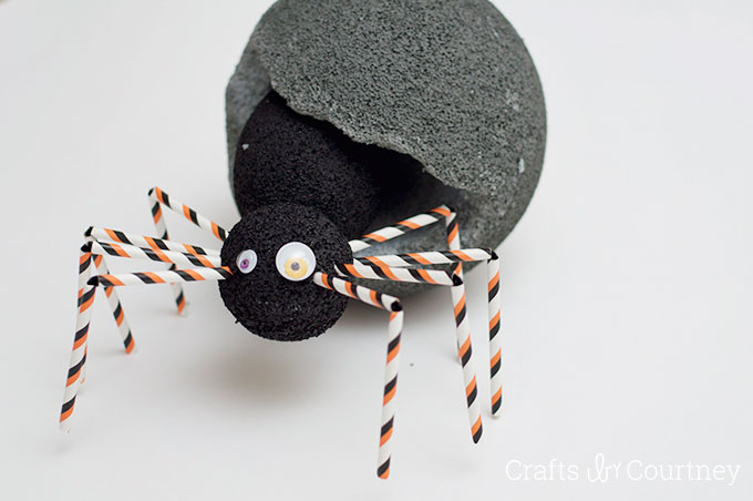 Halloween Craft: Creepy Halloween Spider Craft 
