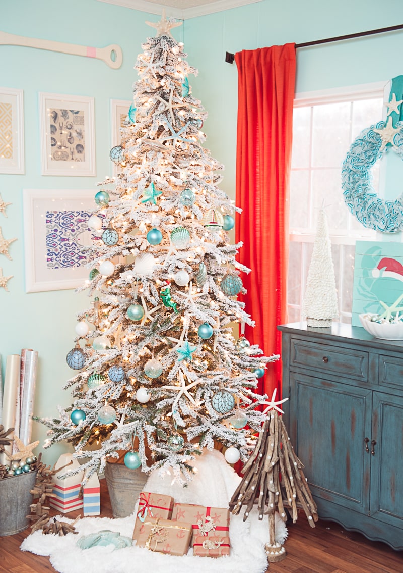 I am SO excited to show off my coastal Christmas tree with everyone. I started working on my coastal tree a couple years ago. So this year I decided to go full force with it! 