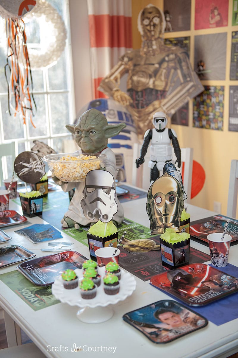 Create a fun Star Wars Party table