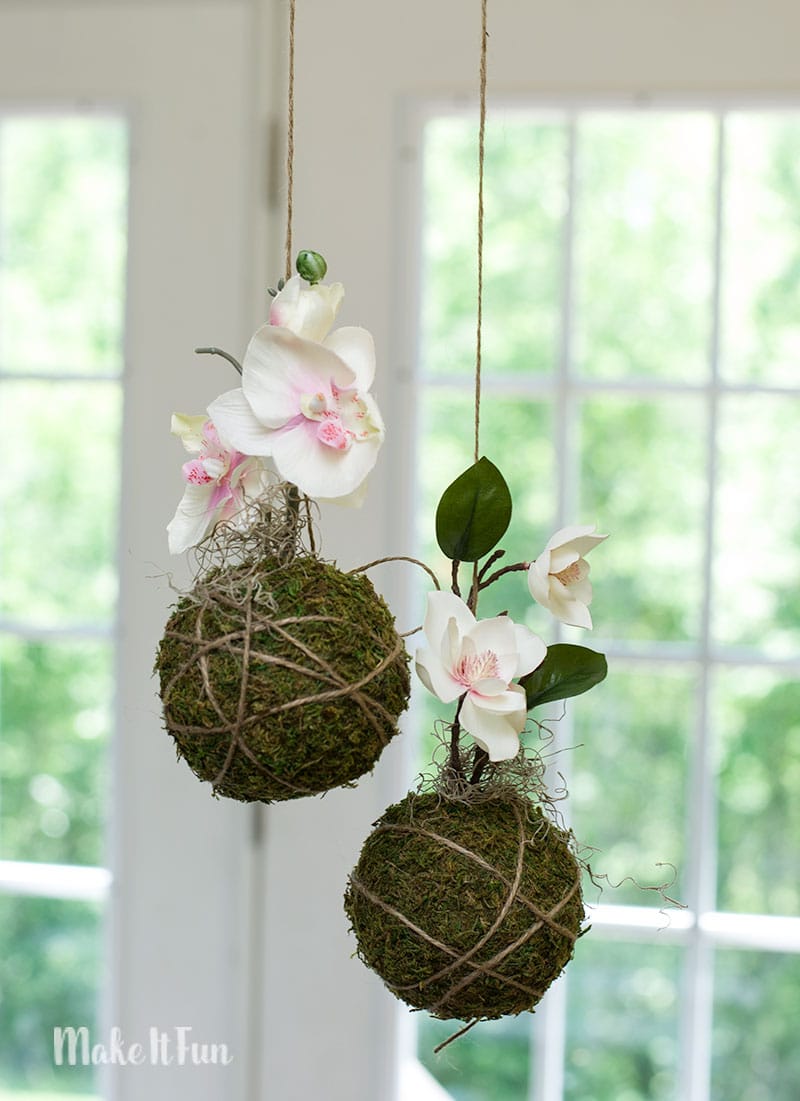 Spring bulbs Kokedama arrangement