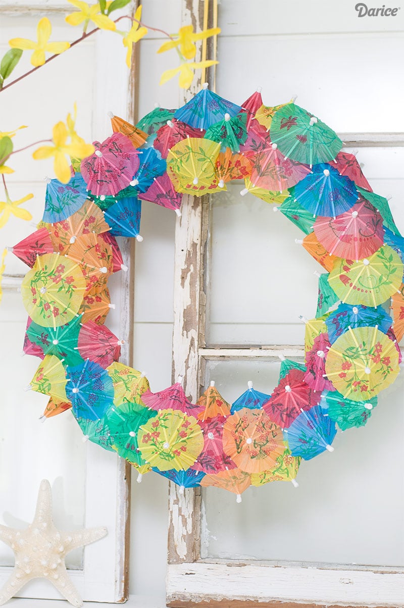 Create this simple DIY Wreath for Summer