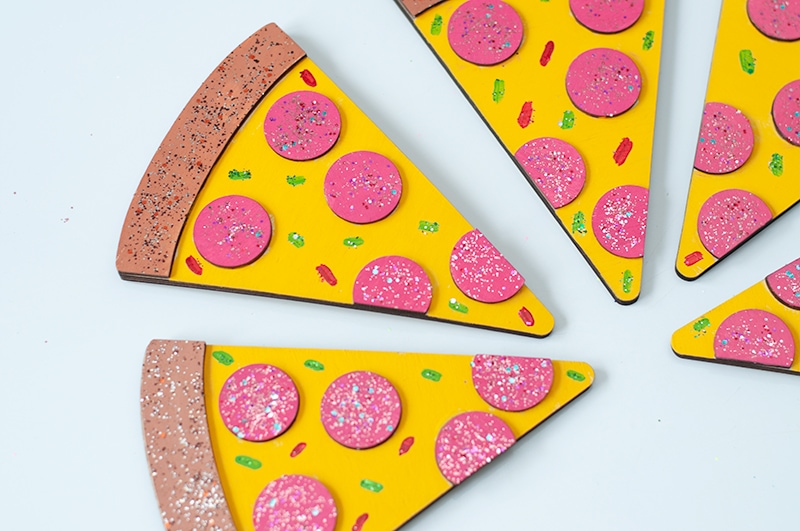 DIY Pizza Craft with DecoArt Galaxy Glitter
