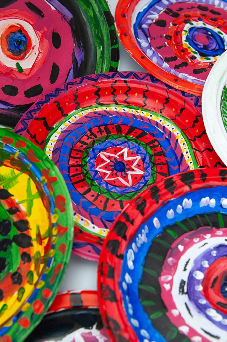 How to Setup Paper Plate Painting with an Art Club