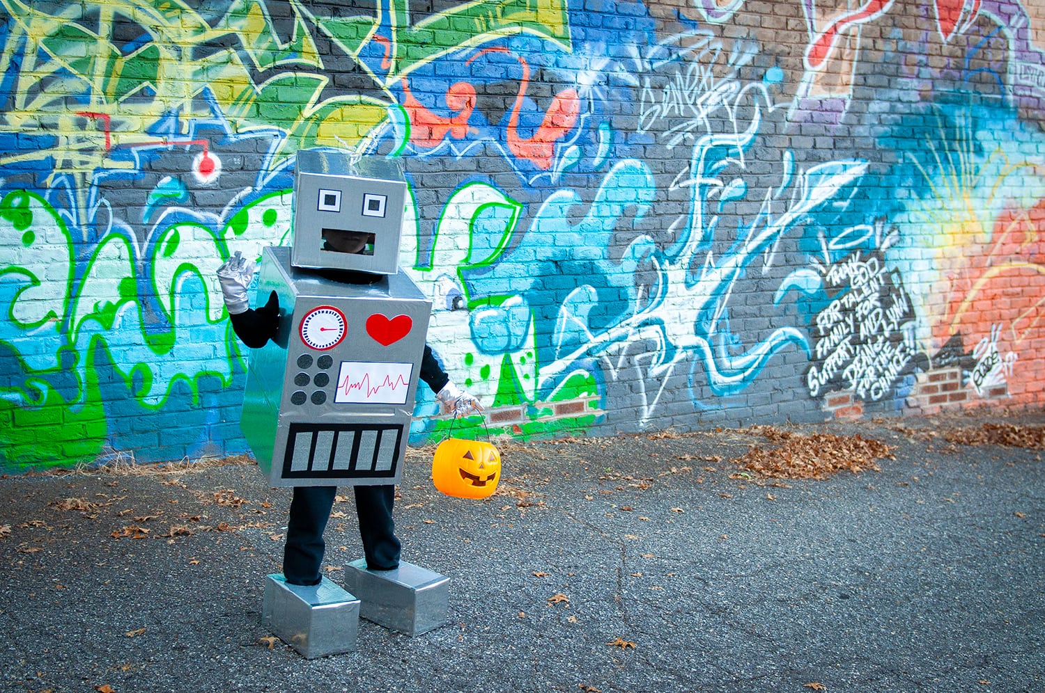 DIY Robot Costume - DIY Halloween Costume